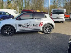 Perlmuttweiß mit dach in bl Gebraucht 2024 Renault R5 Komfort Kleinwagen | 32.900 €