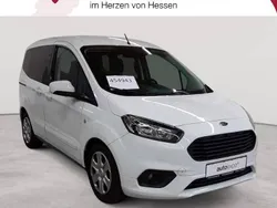Weiß Gebraucht 2020 Ford Tourneo Courier Trend Van / Kleinbus | 12.389 € (Fairer Preis)