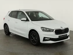 Moon white metallic Neu 2025 Skoda Fabia Selection Limousine | 20.784 € (Etwas zu teuer)