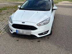 Weiß Gebraucht 2017 Ford Focus Business Edition Kombi | 8.600 € (Guter Preis)