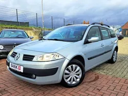 Grau Gebraucht 2004 Renault Mégane II Limousine | 1.490 € (Teuer)