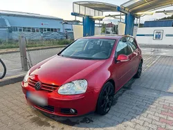 Rot Gebraucht 2006 VW Golf V Limousine | 2.000 € (Guter Preis)