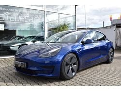 Blau Gebraucht 2021 Tesla Model 3 Standard Range Plus Limousine | 35.890 €