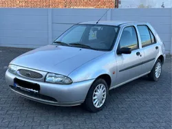 Silber Gebraucht 1999 Ford Fiesta Style Kleinwagen | 690 € (Guter Preis)