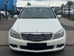 Weiß Gebraucht 2009 Mercedes C180 Limousine | 8.990 € (Fairer Preis)