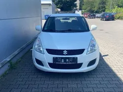 Weiß Gebraucht 2012 Suzuki Swift Club Limousine | 2.399 €