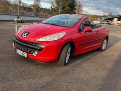 Rot Gebraucht 2007 Peugeot 207 CC Cabrio | 2.499 € (Fairer Preis)