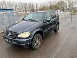Blau Gebraucht 2001 Mercedes ML270 SUV | 3.199 € (Fairer Preis)