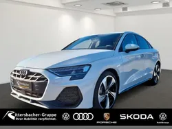 Gletscherweiß metallic Neu 2025 Audi A3 S-Line Limousine | 44.800 € (Teuer)