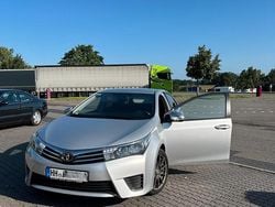 Silber Gebraucht 2014 Toyota Avensis Limousine | 12.500 €