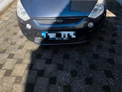 Grau Gebraucht 2009 Ford S-MAX Titanium Van / Kleinbus | 3.990 € (Fairer Preis)