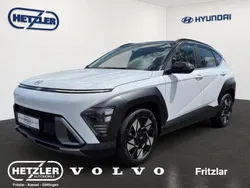 Serenity white / abyss black / Gebraucht 2023 Hyundai Kona Prime SUV | 33.690 € (Fairer Preis)