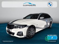 Weiß Gebraucht 2022 BMW 330e Shadowline Kombi | 33.480 € (Teuer)