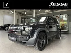 Santorini black Gebraucht 2021 Land Rover Defender SE SUV | 59.990 €