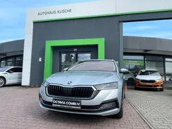 Brilliantsilber metallic Gebraucht 2020 Skoda Octavia First Edition Kombi | 23.900 € (Etwas zu teuer)