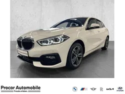 Weiß Gebraucht 2021 BMW 118 Comfort Edition Kleinwagen | 20.250 € (Fairer Preis)