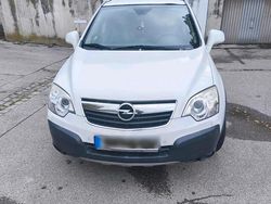 Weiß Gebraucht 2010 Opel Antara SUV | 2.200 €