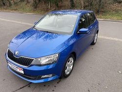Raceblau metallic Gebraucht 2018 Skoda Fabia Ambition Kleinwagen | 8.980 € (Guter Preis)
