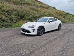 Weiß Gebraucht 2018 Toyota GT86 GT Coupé | 22.999 € (Guter Preis)