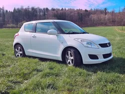 Weiß Gebraucht 2013 Suzuki Swift Club Kleinwagen | 4.600 € (Superpreis)