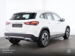 Weiß Gebraucht 2024 Mercedes GLA200 Progressive SUV | 41.490 € (Etwas zu teuer)
