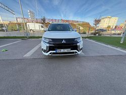 Weiß Gebraucht 2020 Mitsubishi Outlander P-HEV SUV | 20.000 € (Superpreis)