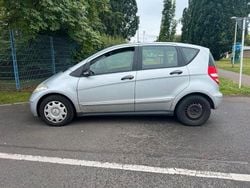 Silber Gebraucht 2006 Mercedes A180 Classic Van / Kleinbus | 1.950 € (Fairer Preis)