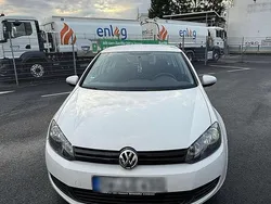 Weiß Gebraucht 2009 VW Golf VI Kleinwagen | 4.000 € (Fairer Preis)