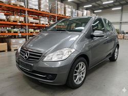 Grau Gebraucht 2010 Mercedes A180 Van / Kleinbus | 2.700 € (Fairer Preis)