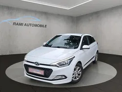 Weiß Gebraucht 2017 Hyundai i20 Passion Limousine | 6.999 € (Fairer Preis)