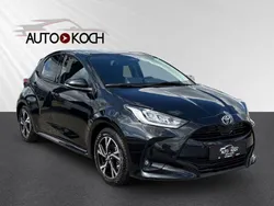 Schwarz Gebraucht 2024 Toyota Yaris Hybrid Limousine | 24.990 € (Etwas zu teuer)