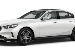 Weiß Gebraucht 2024 BMW i5 Comfort Edition Limousine | 61.818 €