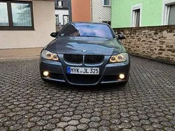 Grau Gebraucht 2008 BMW 325 Sport Line Limousine | 7.999 €
