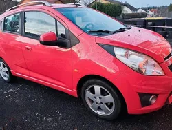 Rot Gebraucht 2010 Chevrolet Spark LT Kleinwagen | 2.499 € (Guter Preis)