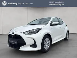Weiß Gebraucht 2022 Toyota Yaris Business Edition Limousine | 18.990 € (Fairer Preis)