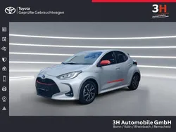 Silber Gebraucht 2020 Toyota Yaris Hybrid Team Limousine | 17.990 € (Guter Preis)