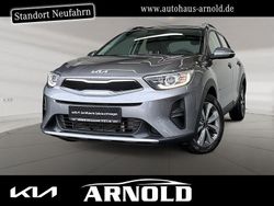 Grau (astrograu) Gebraucht 2025 Kia Stonic Vision SUV | 17.950 € (Superpreis)