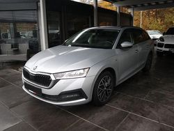 Silber Gebraucht 2022 Skoda Octavia Clever Kombi | 18.880 € (Guter Preis)