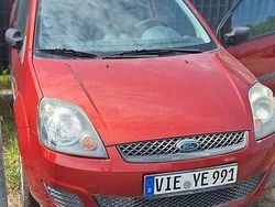 Rot Gebraucht 2003 Ford Fiesta Fun X Kleinwagen | 975 € (Fairer Preis)