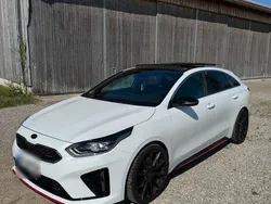 Weiß Gebraucht 2021 Kia ProCeed Kleinwagen | 23.500 € (Guter Preis)