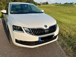 Weiß Gebraucht 2019 Skoda Octavia Soleil Kombi | 15.500 € (Guter Preis)