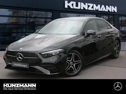 Kosmosschwarz metallic Gebraucht 2025 Mercedes A200 AMG Limousine | 35.990 € (Fairer Preis)