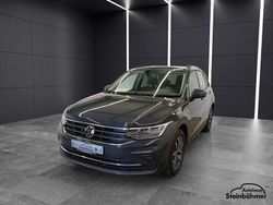Uranograu (grau) Gebraucht 2023 VW Tiguan Life SUV | 28.240 € (Guter Preis)