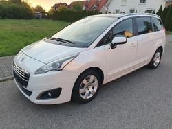 Weiß Gebraucht 2015 Peugeot 5008 Style Van / Kleinbus | 6.490 € (Guter Preis)