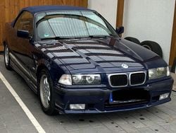 Blau Gebraucht 1996 BMW 318 Cabriolet M Sport Cabrio | 7.200 € (Fairer Preis)