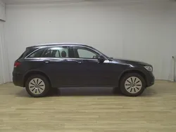 Schwarz unilack Gebraucht 2021 Mercedes GLC300e SUV | 28.980 € (Superpreis)