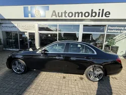 Ung. schwarz unilack Gebraucht 2020 Mercedes E350 AMG line Limousine | 26.950 € (Fairer Preis)