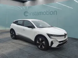 Weiß Gebraucht 2022 Renault Mégane Equilibre Limousine | 21.980 € (Fairer Preis)