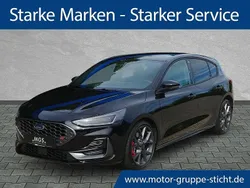 Agate black metallic Neu 2025 Ford Focus ST Limousine | 39.990 € (Fairer Preis)