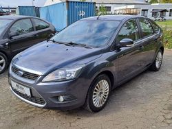 Grau Gebraucht 2009 Ford Focus Titanium Limousine | 1.750 € (Fairer Preis)